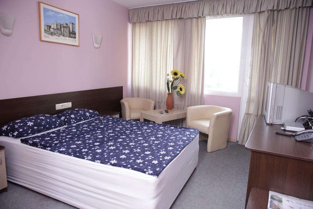 Family Hotel Avramov Vidin Eksteriør billede