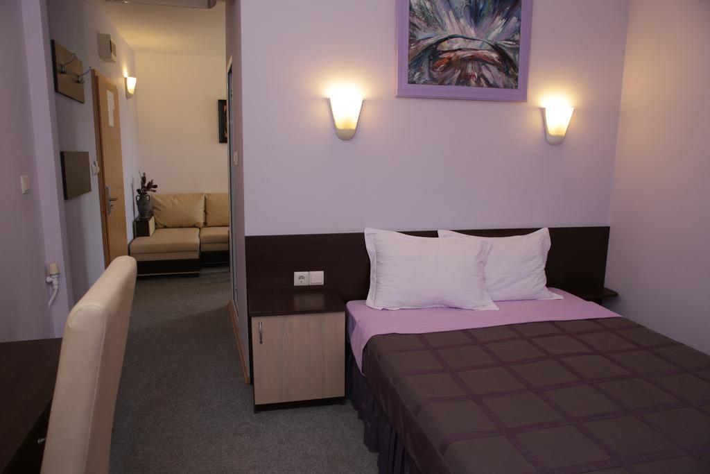 Family Hotel Avramov Vidin Eksteriør billede